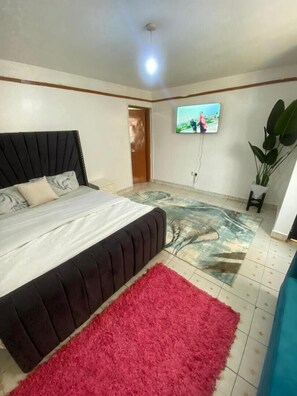 1 habitación, tabla de planchar con plancha, wifi y ropa de cama