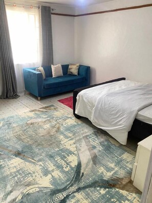 1 habitación, tabla de planchar con plancha, wifi y ropa de cama 