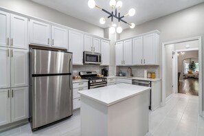 Private kitchen - Lakeview Lux - Apt #1 (Chicago)