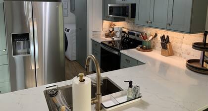 Freshly renovated golf course condo near downtown McCall and Payette Lake!