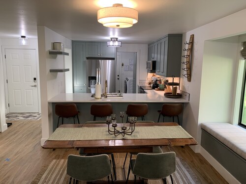 Freshly renovated golf course condo near downtown McCall and Payette Lake!