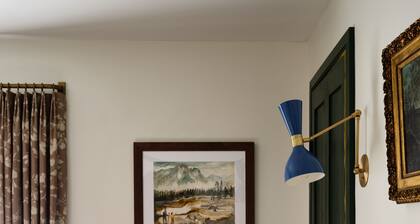 Historic, luxurious 2 bed 2 bath private suite in Lovell, 10 mins to Kezar Lake