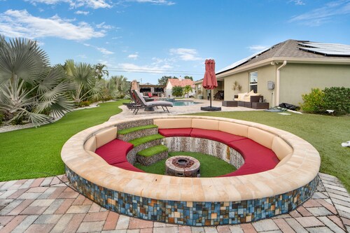 Resort Style Home 5 min. from shopping and restaurants, 10 min. to local beaches