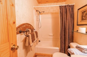 SĂšche-cheveux, serviettes fournies, papier toilette