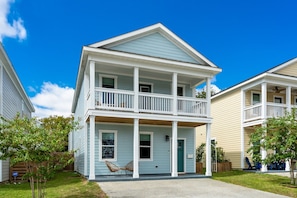 Exterior - DT Oasis ~ Great Amenities, WFH Set-up, Outdoor Dining, Tennis & Pickleball (Wilmington)