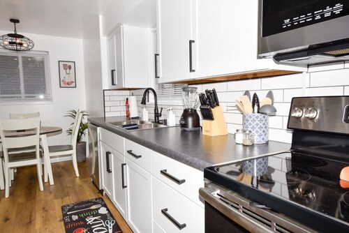 THELUXA HOME NEAR WRIGHT PAT, MIAMI VALLEY, UD, WRIGHT STATE UNIVERSITY, ETC..