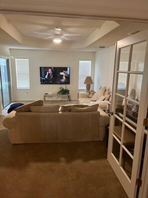 Living area - The Villages
Lake Sumpter
Most desirable area 
Golf, pools and music every night (The Villages)
