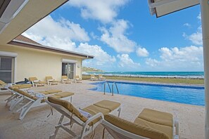 Pool - Jasmine Beachfront  FULL SERVICE => 4h/day maid service & 3 meals chef /day (Sint Maarten)