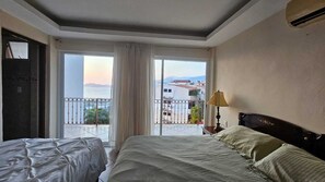 6 bedrooms, iron/ironing board, WiFi, bed sheets