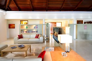 Lobby - Orchid Beachfront  FULL SERVICE => 4h/day maid service & 3 meals chef /day (Sint Maarten)
