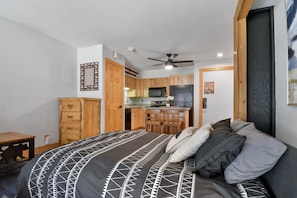 1 chambre, fer et planche à repasser, Wi-Fi, draps fournis