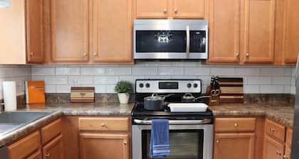 Renovated 3BR Pet-Friendly Retreat near Camp Lejeune