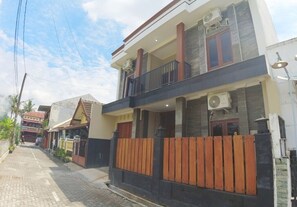 Front of property - Eltanin Homestay by FH Stay (Depok)