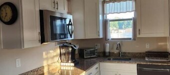 One bedroom detached guest house