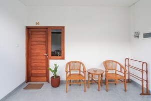 Quarto casal luxo | Roupas de cama antialérgicas, cofres nos quartos, escrivaninha
