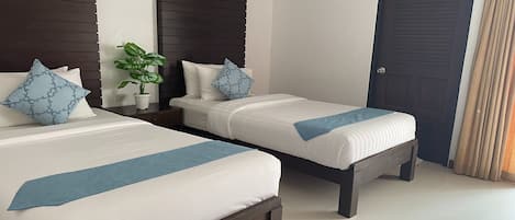 Standard Twin Room | In-room safe, desk, iron/ironing board, free WiFi