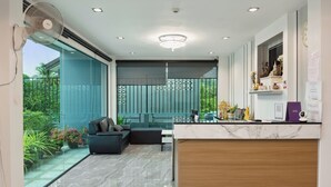Reception - De Piraya Residence (Mai Khao)