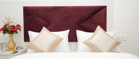 Superior Room | In-room safe, desk, free WiFi, bed sheets