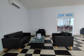 Lobby - Hotel Sutha Inn Syariah (Jambi)