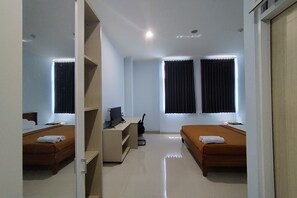 Superior Double Room | Desk, free WiFi, bed sheets - Hotel Sutha Inn Syariah (Jambi)