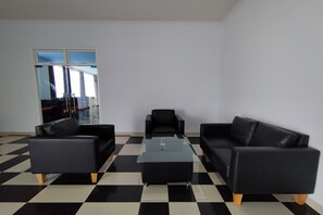 Lobby - Hotel Sutha Inn Syariah (Jambi)