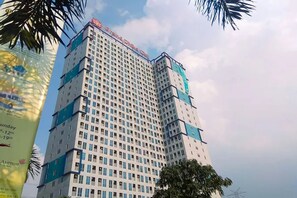 Exterior - Gracia Room Apartemen Grand Dhika City Bekasi (Bekasi)