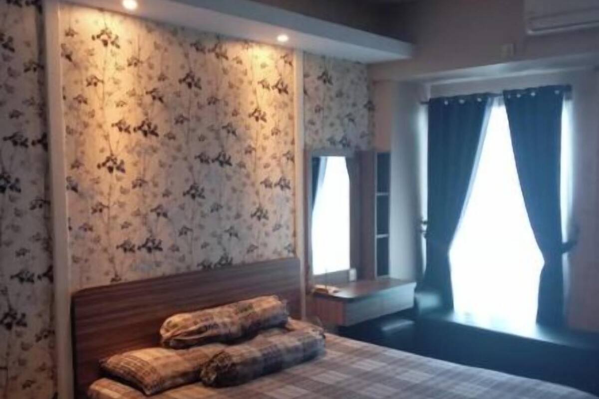 Minibar, Schreibtisch, kostenloses WLAN, Bettwäsche