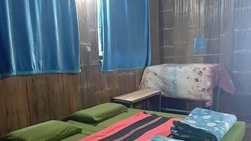 Chalet Farmstay Rooms with Round trip from Fang bus stop | 1 habitación, escritorio y ropa de cama