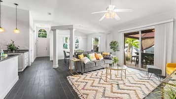 House, 4 Bedrooms, Private Pool | Living area