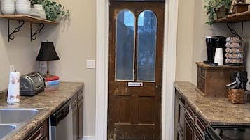 Fridge, microwave