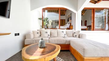 Vila, 2 kamar tidur | Ruang keluarga | TV