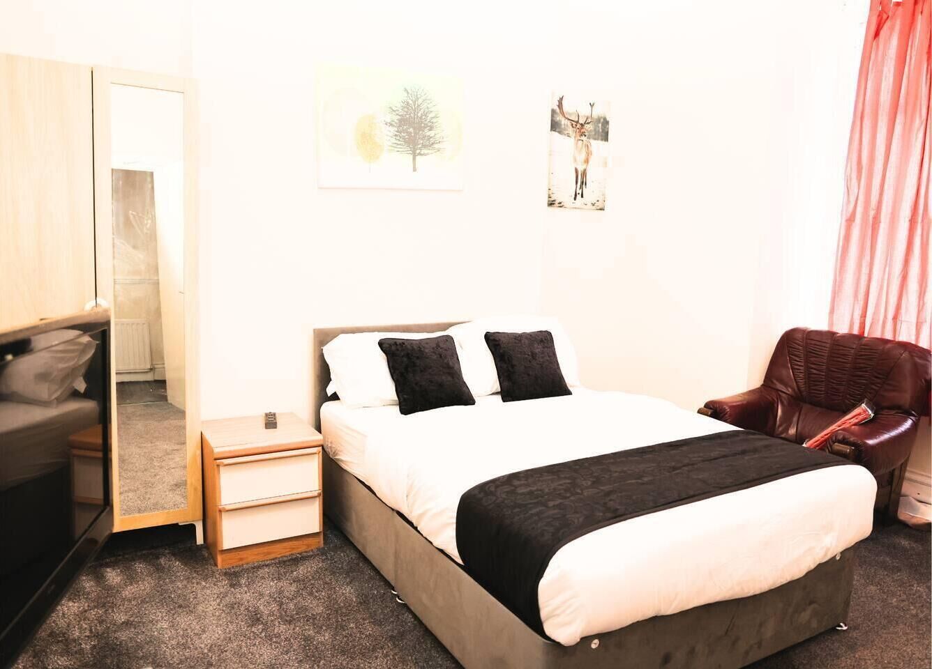 5 Schlafzimmer, Bügeleisen/Bügelbrett, WLAN, Bettwäsche