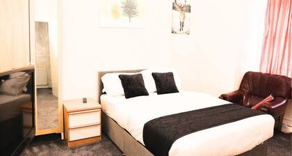 Stunning 5-Bed House in Newcastle upon Tyne