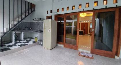 Tentrem Homestay by FH Stay