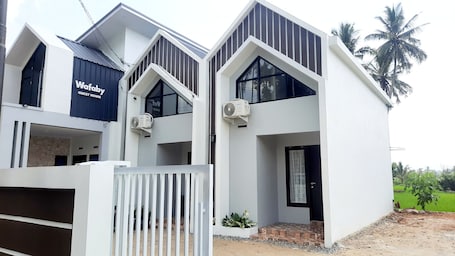 Fachada de la propiedad