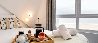 Magnificent Beach House - Seaview - Upside-down