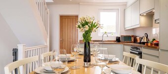 Magnificent Beach House - Seaview - Upside-down