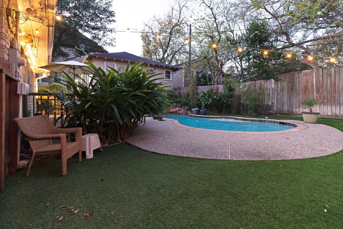 Photo 27 of 3BR The Poseidon! Aquatic Dream Pool in Montrose!