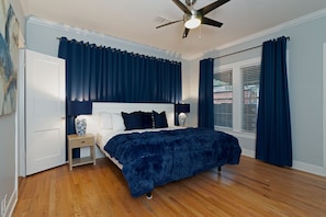 3 bedrooms, desk, iron/ironing board, travel cot - 3BR The Poseidon! Aquatic Dream Pool in Montrose! (Houston)