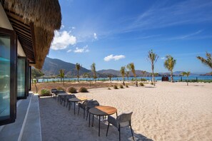 Restaurant - Mocean Beach Resort (Sumbawa Barat)