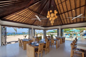 Restaurant - Mocean Beach Resort (Sumbawa Barat)