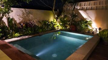 Kolam renang terbuka