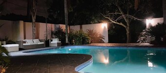 Room in Guest Room - Mash On 569 Rupert st