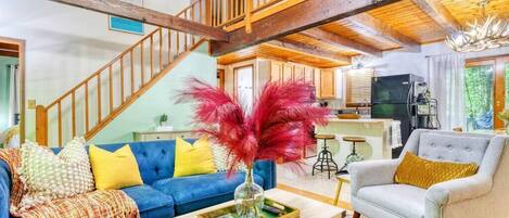 Télévision, cheminée, baby-foot