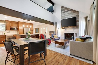 Cozy 3 BR | Game Area | Fire Pit