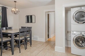 Dining - Fantastic 5 bedroom on Franklin! (Appleton)