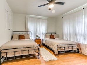 2 bedrooms, desk, iron/ironing board, travel cot