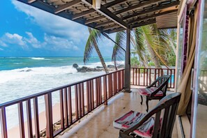 Ocean Front Standard Room - 108 | Terrace/patio - Amor Beach Unawatuna (Unawatuna)