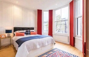 2 habitaciones, escritorio, tabla de planchar con plancha y wifi gratis