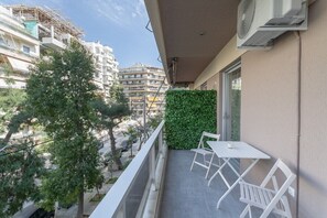 Outdoor dining - Artemis Suite - Spacious 2-BDRM apartment, central & safe! (Athens)